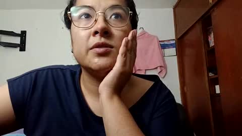 Snapshot of kroline_20 chatting on October 24, 4:19 am Kroline online show from October 24, 4:19 am