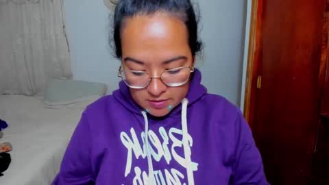 Snapshot of kroline_20 chatting on December 16, 2:04 am Kroline online show from December 16, 2:04 am