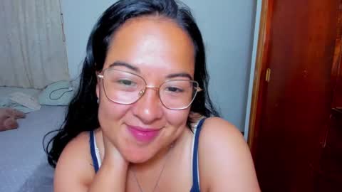 Snapshot of kroline_20 chatting on December 5, 3:48 am Kroline online show from December 5, 3:48 am