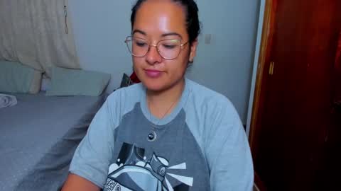 Snapshot of kroline_20 chatting on December 4, 3:37 am Kroline online show from December 4, 3:37 am