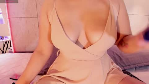 krystalswift_ online show from February 24, 3:27 am