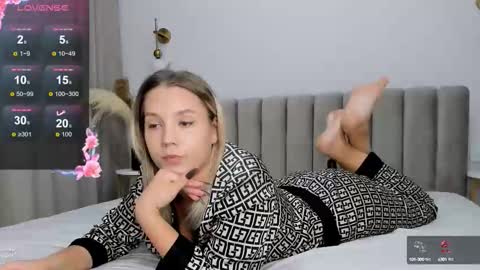 Snapshot of ksusha__sweet chatting on September 21, 9:13 pm Lady online show from September 21, 9:13 pm