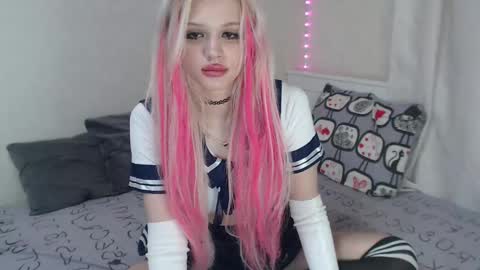 Emilia online show from February 11, 7:05 pm