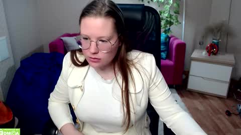 kuri_u online show from January 17, 9:39 am