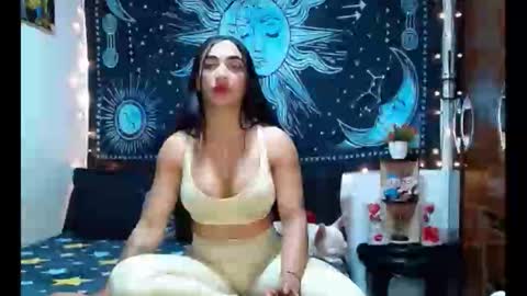 kylie online show from April 10, 9:54 pm