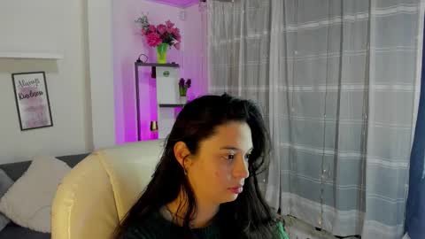 kylie online show from December 22, 1:14 pm