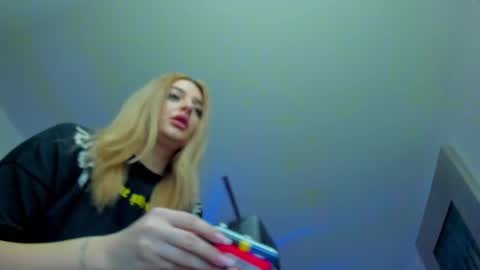 KYLIE online show from February 18, 6:59 am