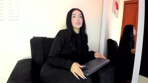 lace_victoria online show from February 20, 1:25 am