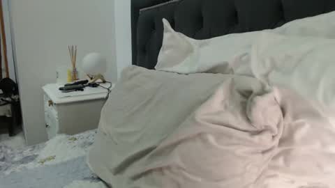 lady____a online show from January 31, 9:35 pm