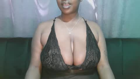 lady_dearra online show from March 6, 11:27 am