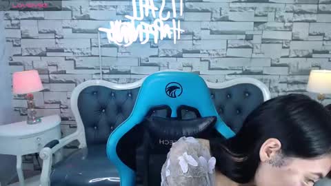 Snapshot of lady_violet_bridgerton_a chatting on December 22, 11:44 am Lady Violet Bridgerton online show from December 22, 11:44 am