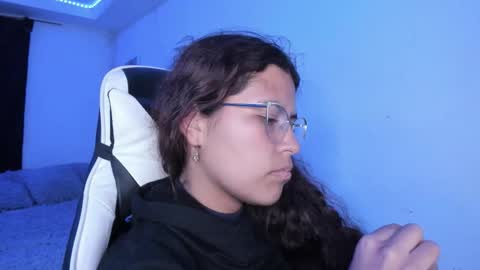  Lady  online show from December 1, 5:11 am