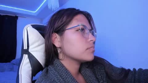 Snapshot of ladybrown_16 chatting on October 21, 3:54 am Lady online show from October 21, 3:54 am