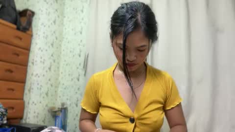 ladypetite11 online show from March 3, 11:38 am