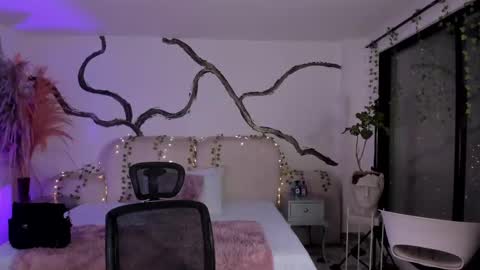 Lady  online show from October 3, 4:39 am