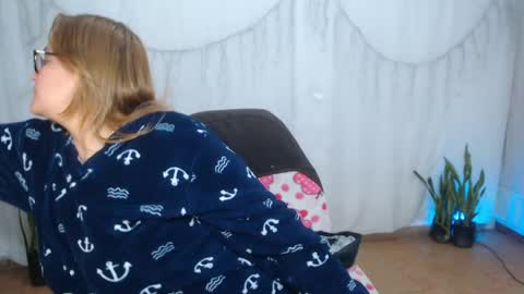  paola and a guest lol    online show from April 11, 3:48 pm