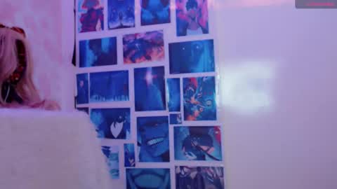 lala Moon online show from October 29, 8:22 pm