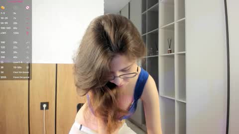 Julia online show from November 3, 8:02 pm