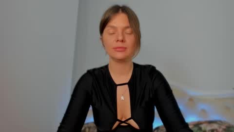 Lallie  online show from March 14, 4:08 pm