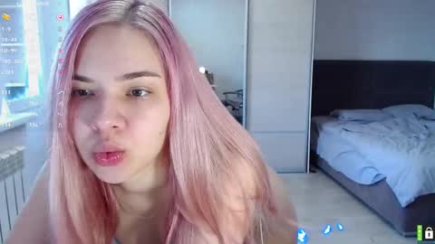 Snapshot of lana__nova chatting on February 20, 5:55 am Lana online show from February 20, 5:55 am