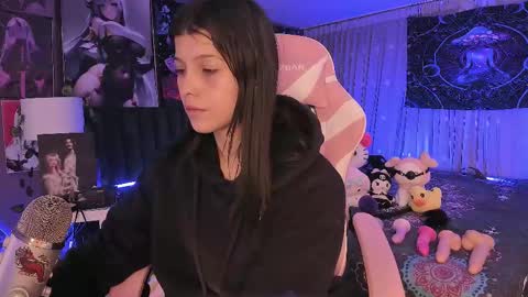 Snapshot of lanakyutt chatting on February 17, 6:31 am L A N A online show from February 17, 6:31 am