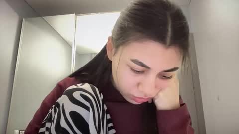 Lana online show from December 5, 3:24 pm