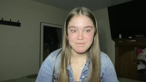 lanelizzie348 online show from April 15, 1:50 am