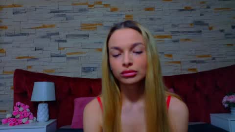 Lanna online show from April 18, 7:18 pm