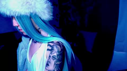 LANNIE   online show from February 11, 3:46 pm