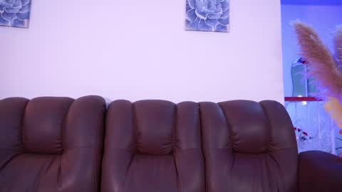 Hello Guys I am Lara Giraldo  WELCOME To my room online show from November 21, 1:18 am