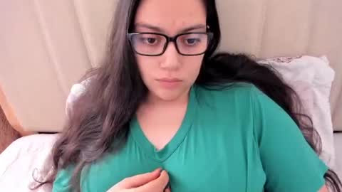 lara online show from March 1, 2:28 pm