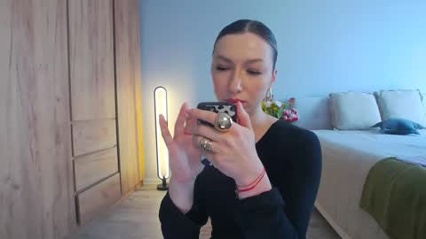 Snapshot of larakanes chatting on March 11, 9:24 am LaraKanes online show from March 11, 9:24 am