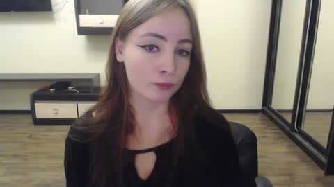 Laralianna online show from December 10, 6:38 pm