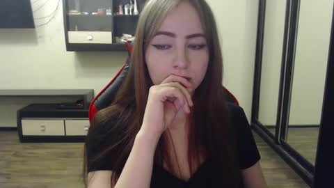 Laralianna online show from February 26, 5:10 pm