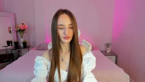 MY NAME IS LILY online show from February 3, 4:14 am