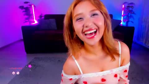Lara online show from June 15, 7:03 pm