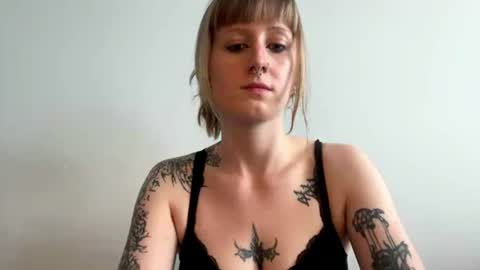 Lara online show from June 19, 4:43 pm