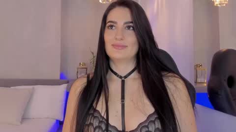 Laura online show from June 4, 9:41 pm