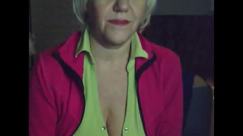 Snapshot of larisaq4ugo24 chatting on October 19, 7:38 pm larisaq4ugo24 online show from October 19, 7:38 pm