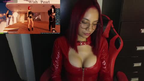 Snapshot of latina_french chatting on February 1, 11:06 pm leidy online show from February 1, 11:06 pm