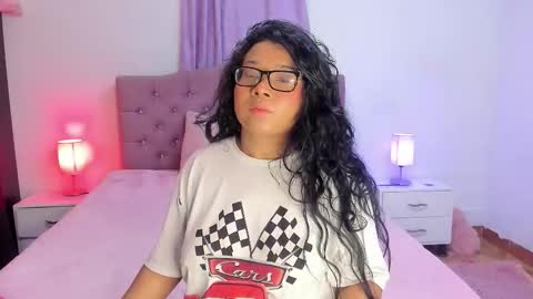 Snapshot of latinabombsheell chatting on September 26, 5:16 am Martina online show from September 26, 5:16 am