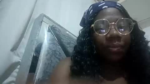 Latinhoney487 online show from April 3, 5:16 am