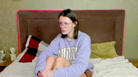 latoriacosner online show from January 14, 8:41 am