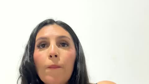 laura  online show from May 3, 2:48 am