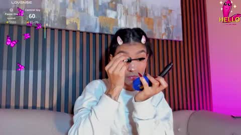 Laura online show from November 15, 1:12 pm