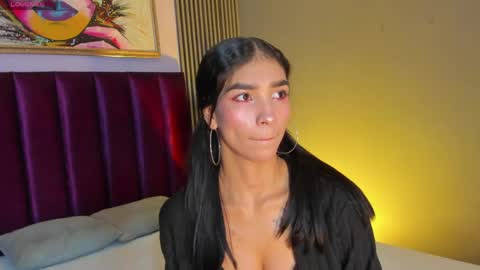 Laura online show from June 5, 12:00 pm