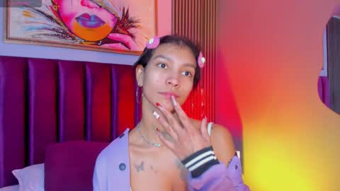 Laura online show from December 4, 1:02 pm