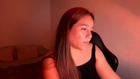 laura online show from April 13, 10:43 pm