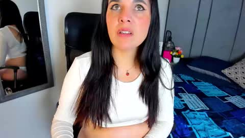 laura hotties online show from February 10, 1:58 pm