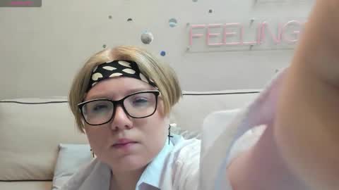 Laura online show from February 23, 12:55 am